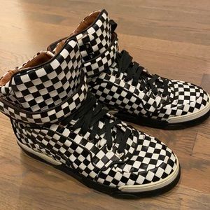 Black and white street style givinchy sneakers